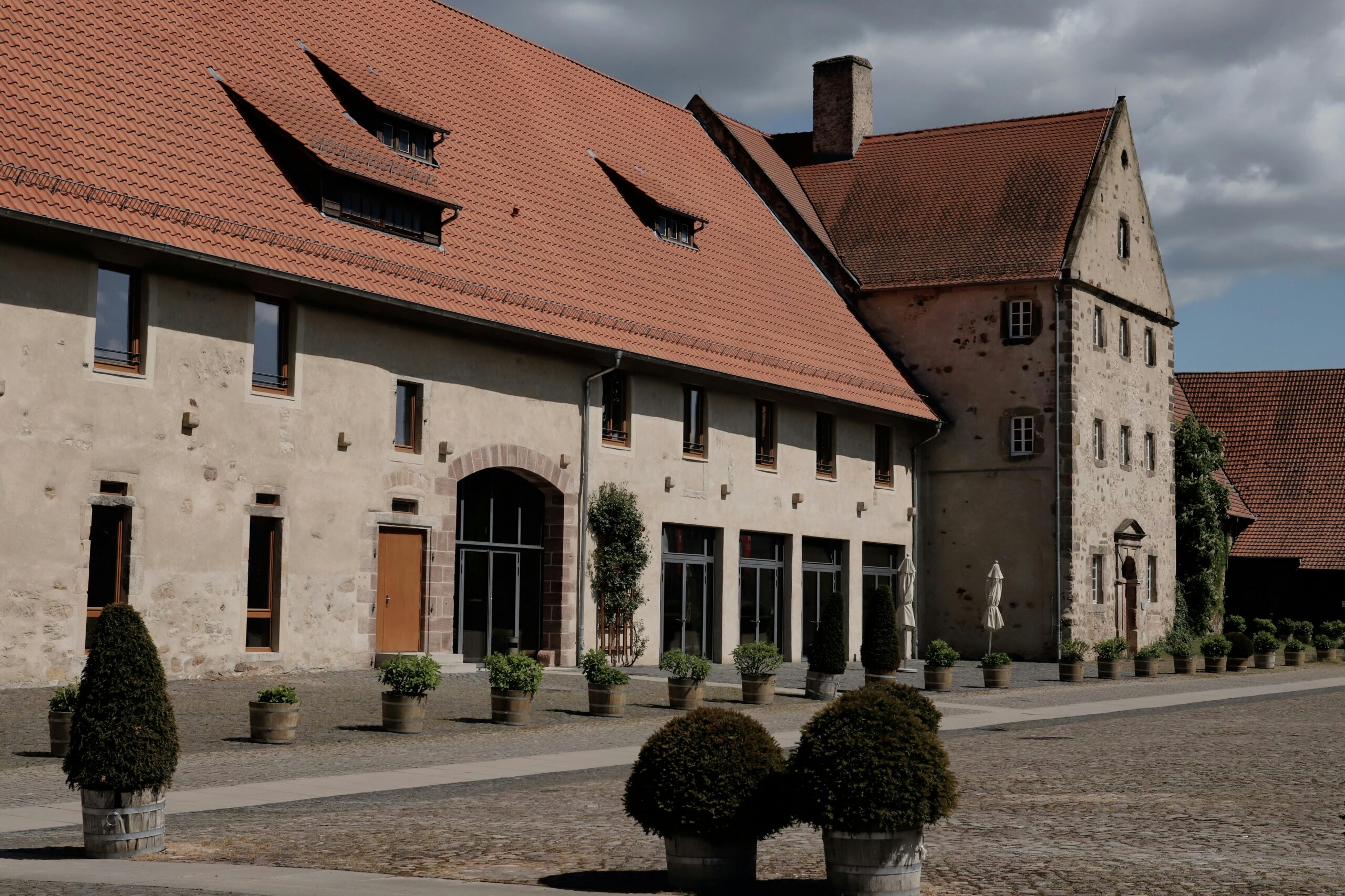 Comment bien optimiser la rénovation de façade en Suisse